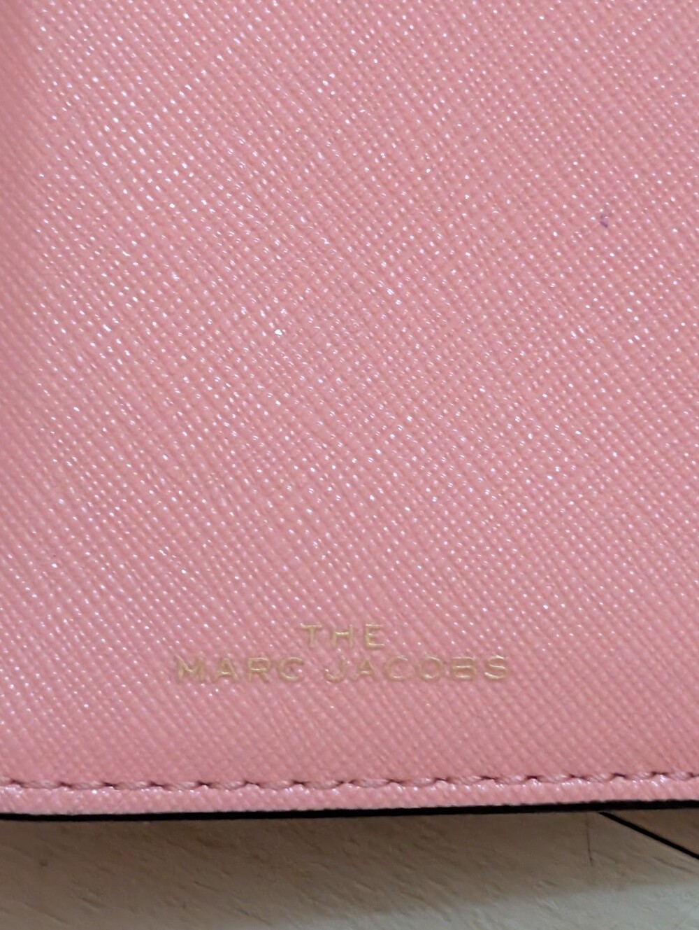 The Marc Jacobs Pink Zip-Around Compact Wallet Gold Logo - Picture 6 of 12